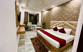 Hotel Laa Meridian - Heart Of Haridwar